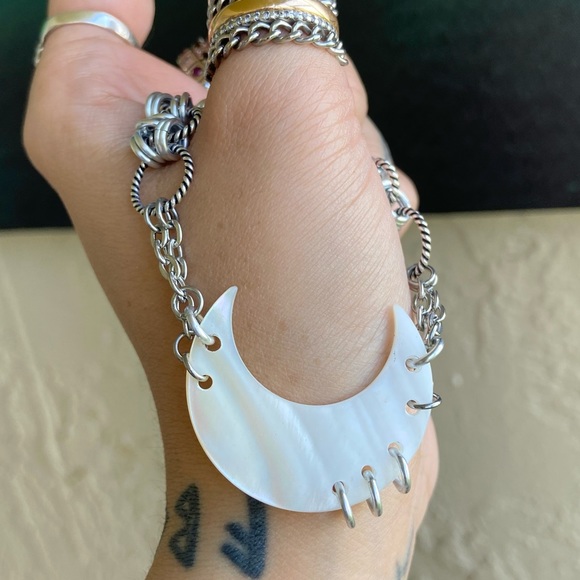 Handmade maille choker & Mother of pearl crecent moon with piercings necklace - Picture 8 of 10